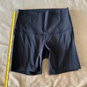 Lululemon Wunder Train High Rise Short 6”